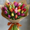 Букет 31 разноцветный тюльпан